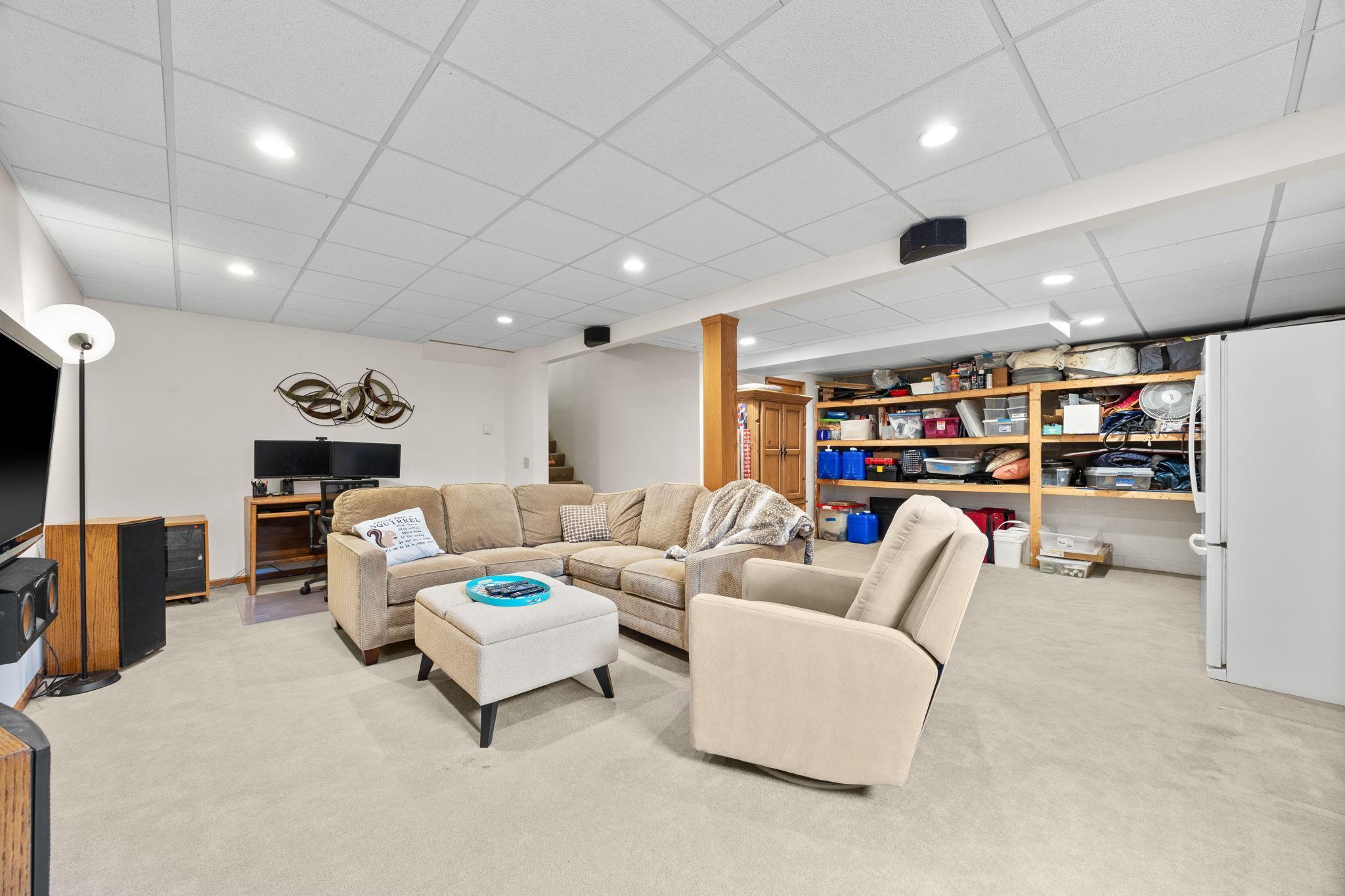 1748 Valley Ridge Place Chanhassen, MN 55317 - Photo 24 of 35 Gallery Image 24