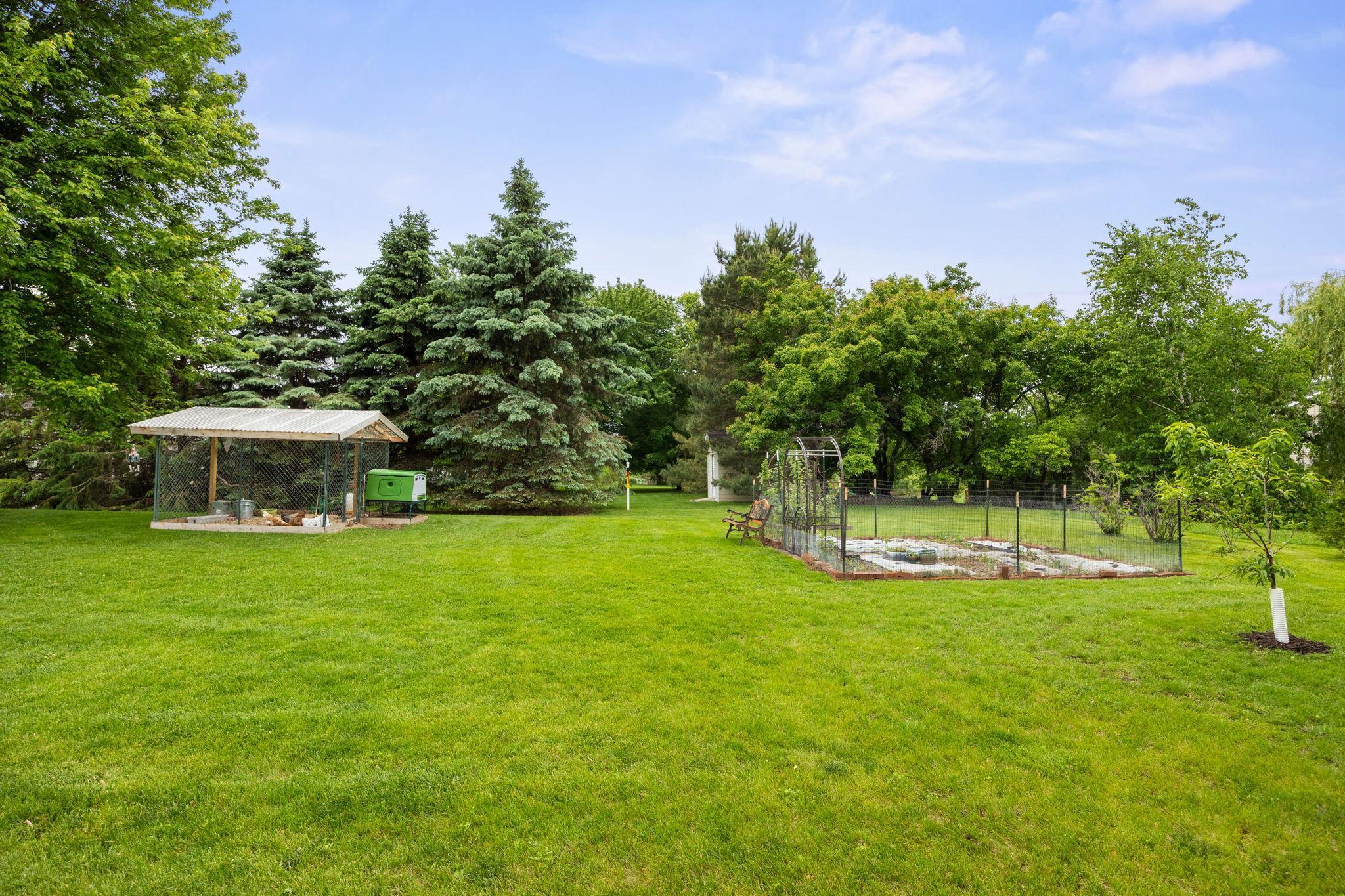 1748 Valley Ridge Place Chanhassen, MN 55317 - Photo 31 of 35 Gallery Image 31