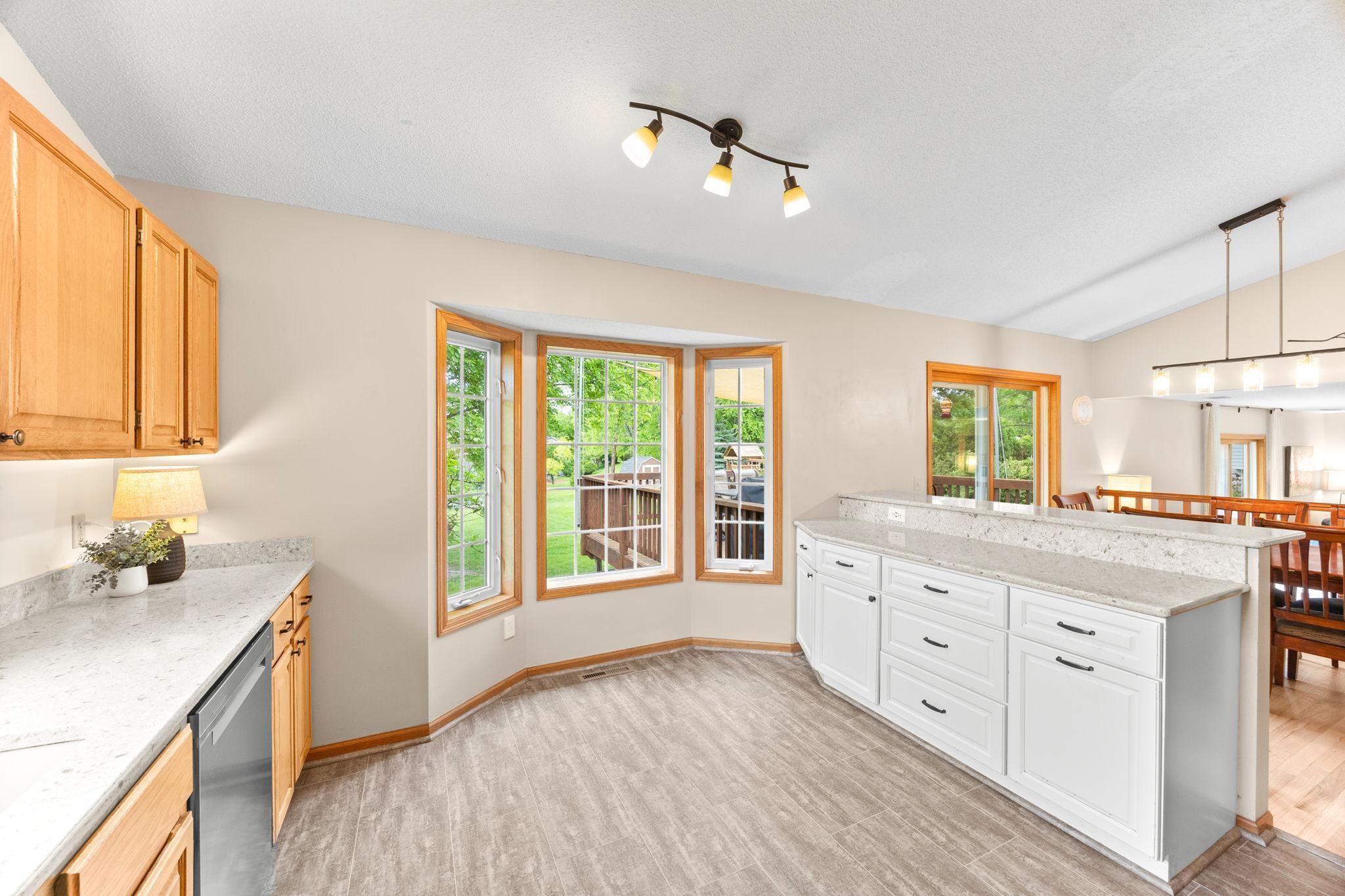 1748 Valley Ridge Place Chanhassen, MN 55317 - Photo 9 of 35 Gallery Image 9