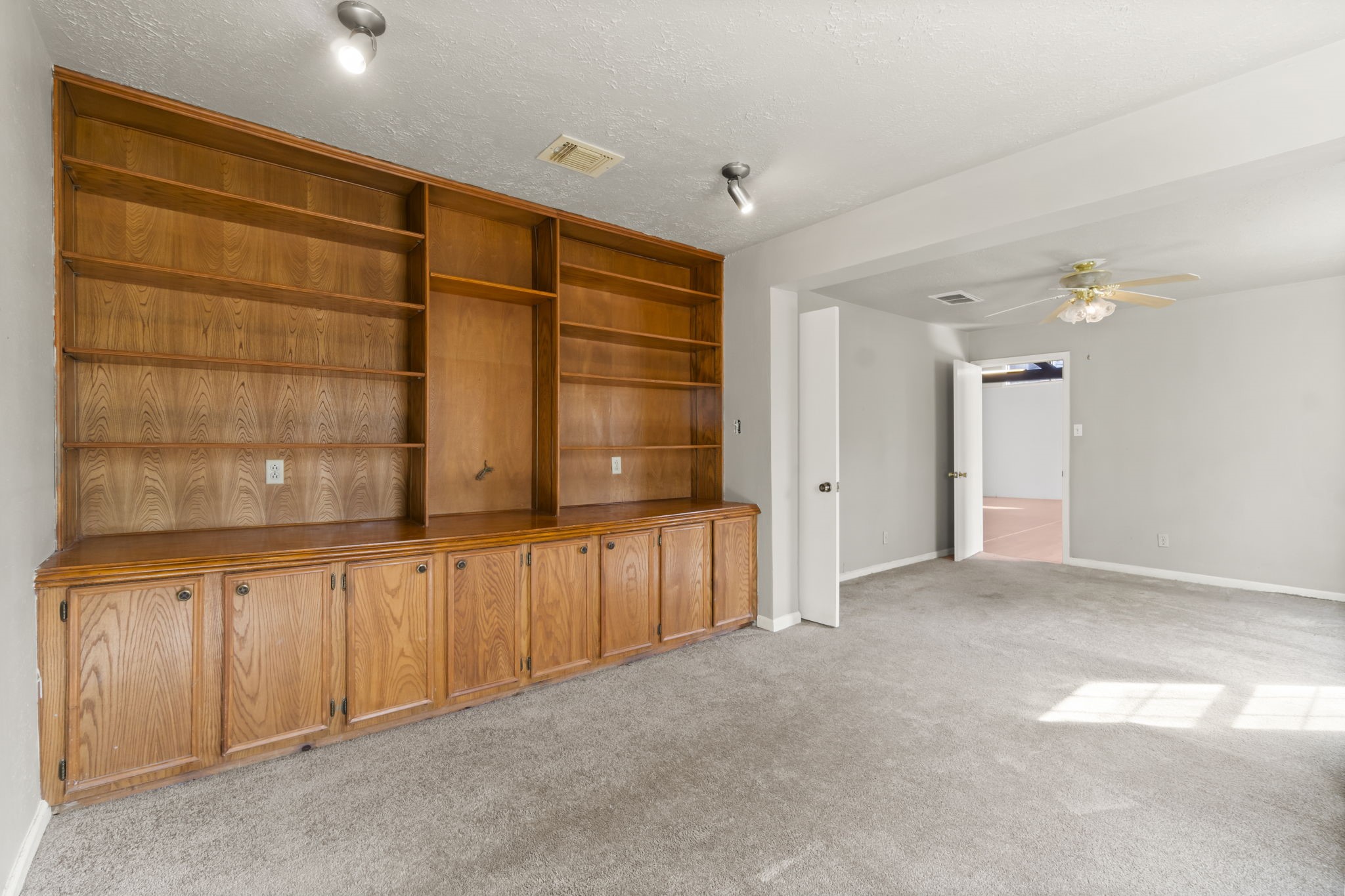 2292 Rolling Hills Road Conroe, TX 77303 - Photo 14 of 41