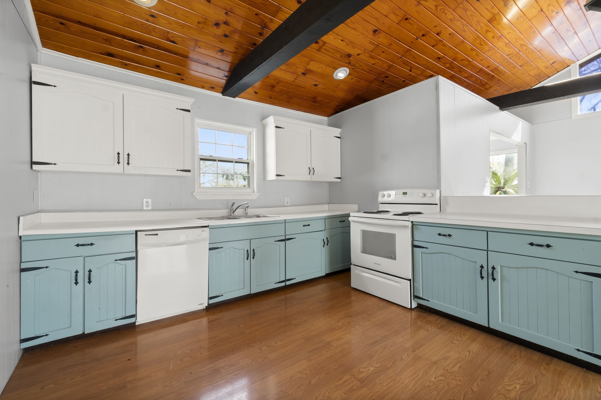 2292 Rolling Hills Road Conroe, TX 77303 - Photo 9 of 41