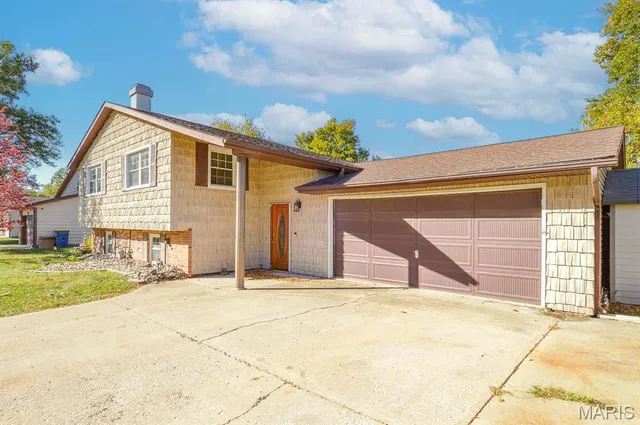 $70,000 | 409 Thouvenot Lane, New Baden, IL 62265
