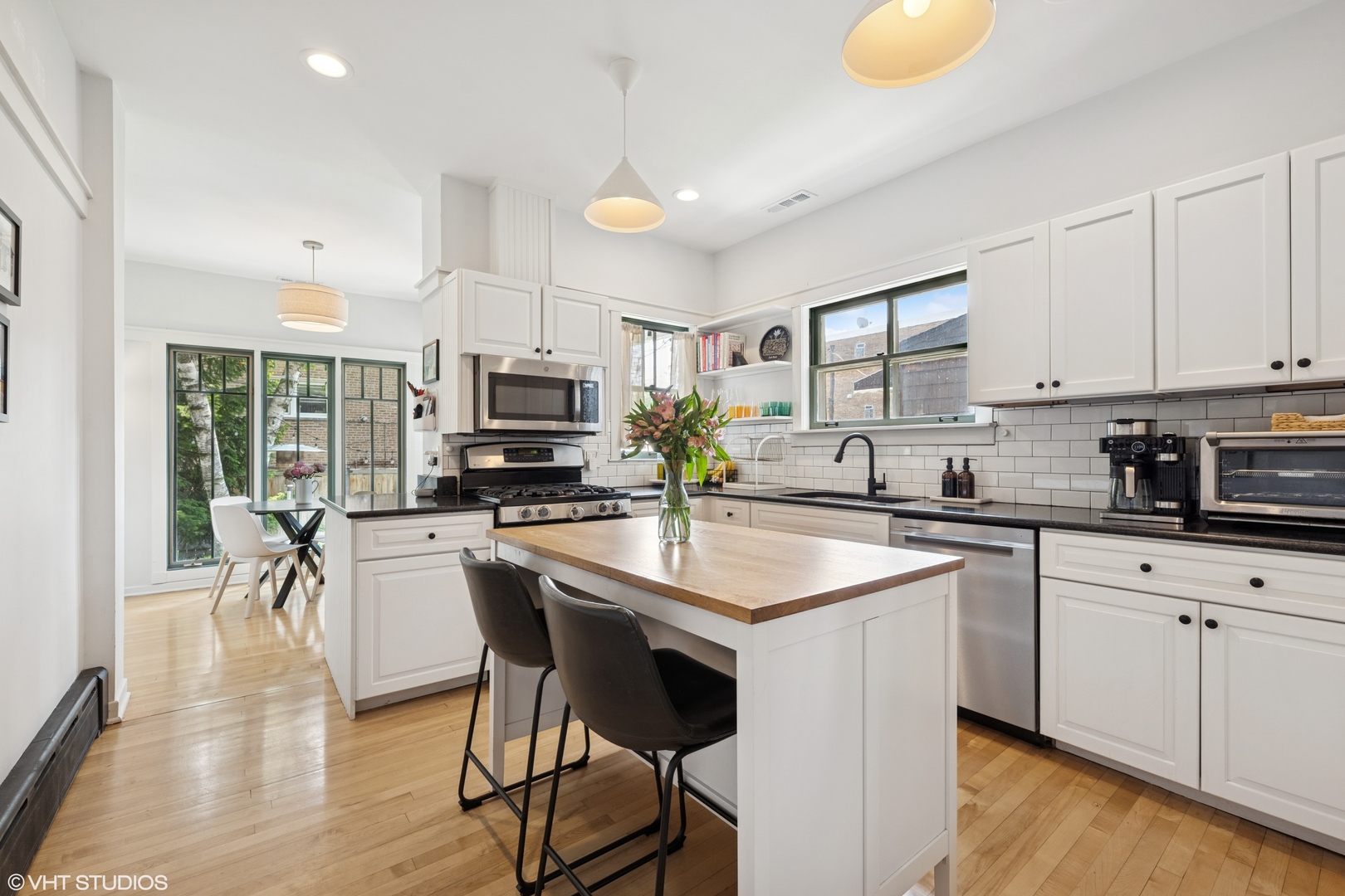 4051 North Keystone Avenue Chicago, IL 60641 - Photo 12 of 31