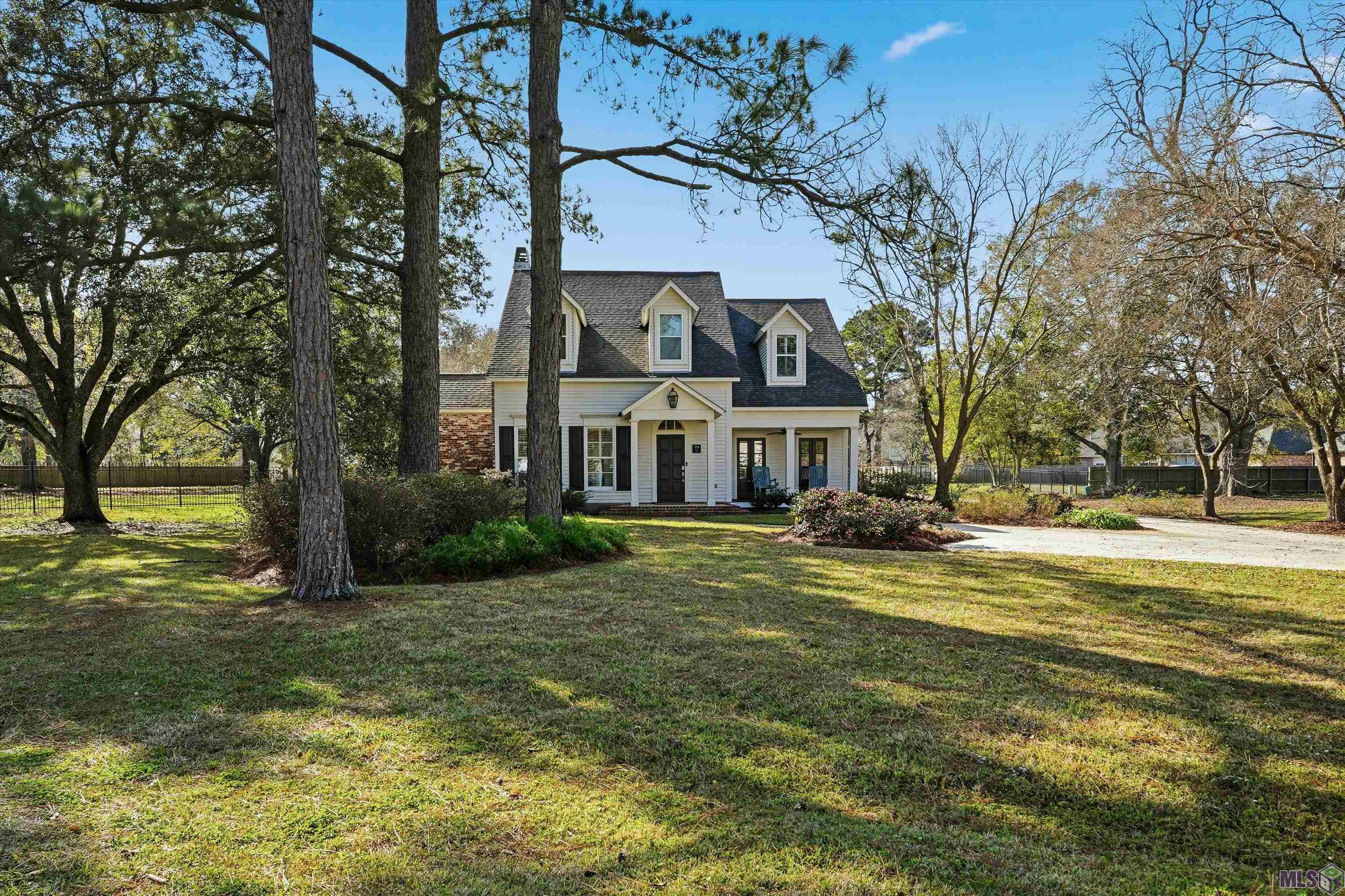 2806 Dakin Avenue Baton Rouge, LA 70820 - Photo 2 of 38