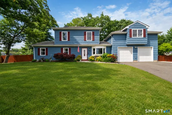 $749,900 | 45 Carriage Lane, Milford, CT 06460