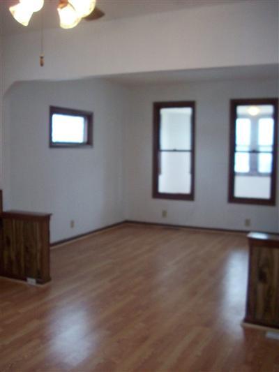 217 2nd Avenue South Clinton, IA 52732 - Photo 3 of 7