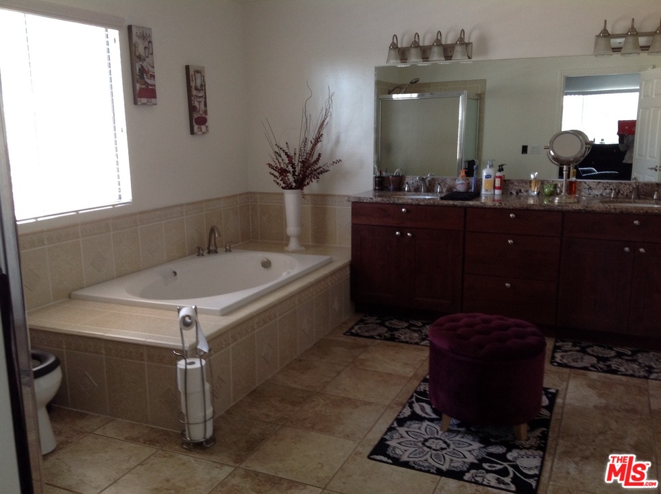 18406 Blackhawk Street Porter Ranch, CA 91326 - Photo 8 of 18 Gallery Image 8