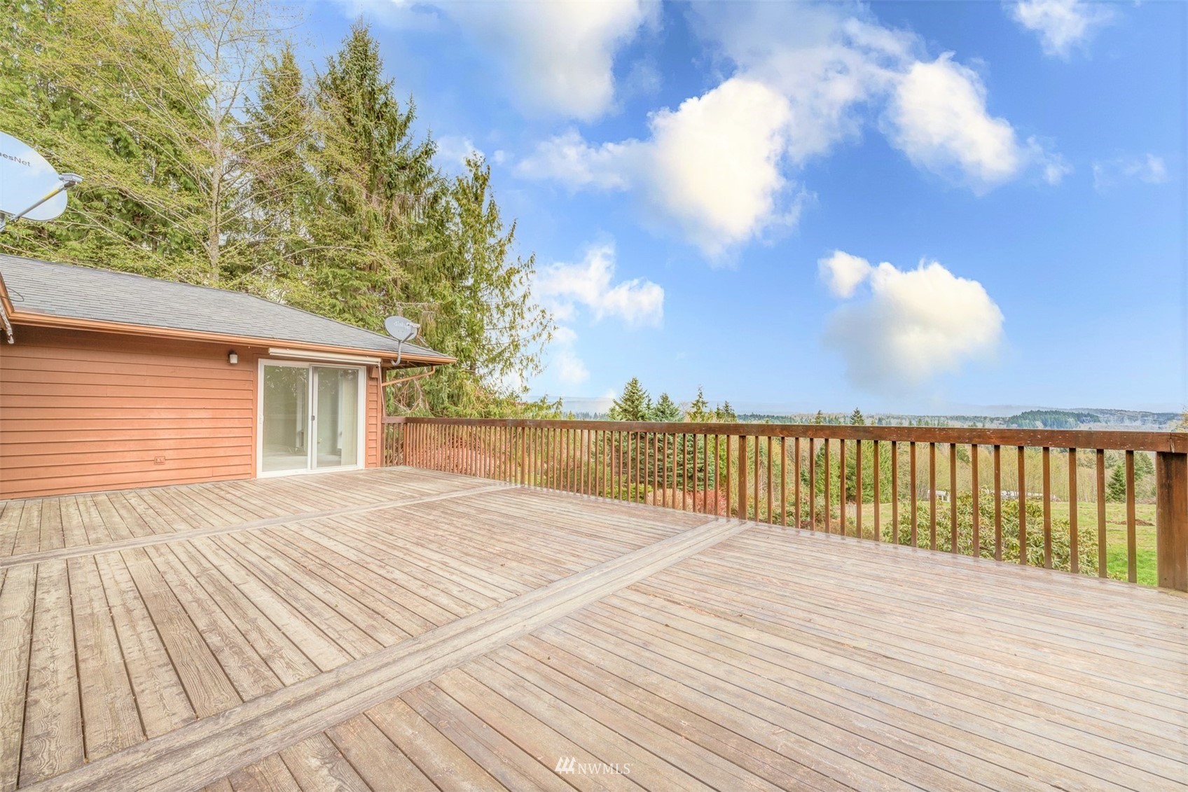 10029 Wagner Road Snohomish, WA 98290 - Photo 27 of 40 a view of a terrace with sky view