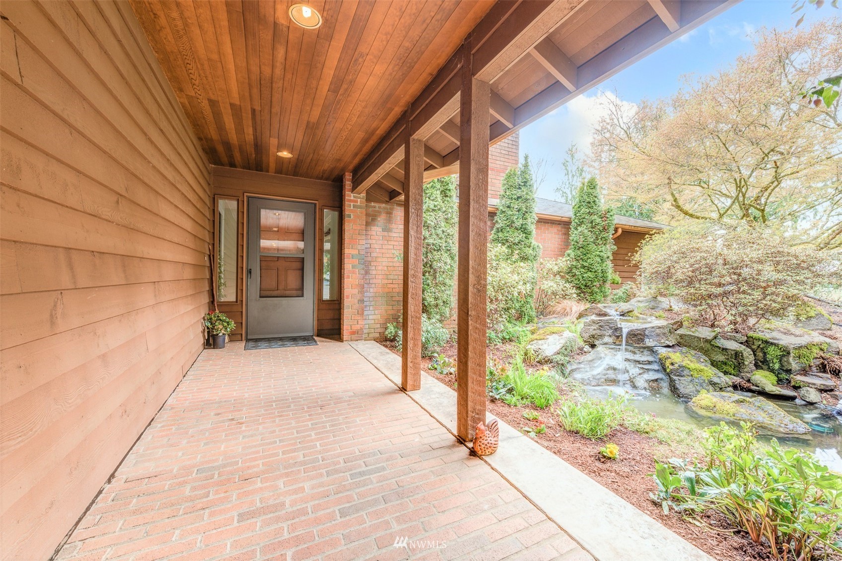 10029 Wagner Road Snohomish, WA 98290 - Photo 6 of 40 a view of a porch with a outdoor space