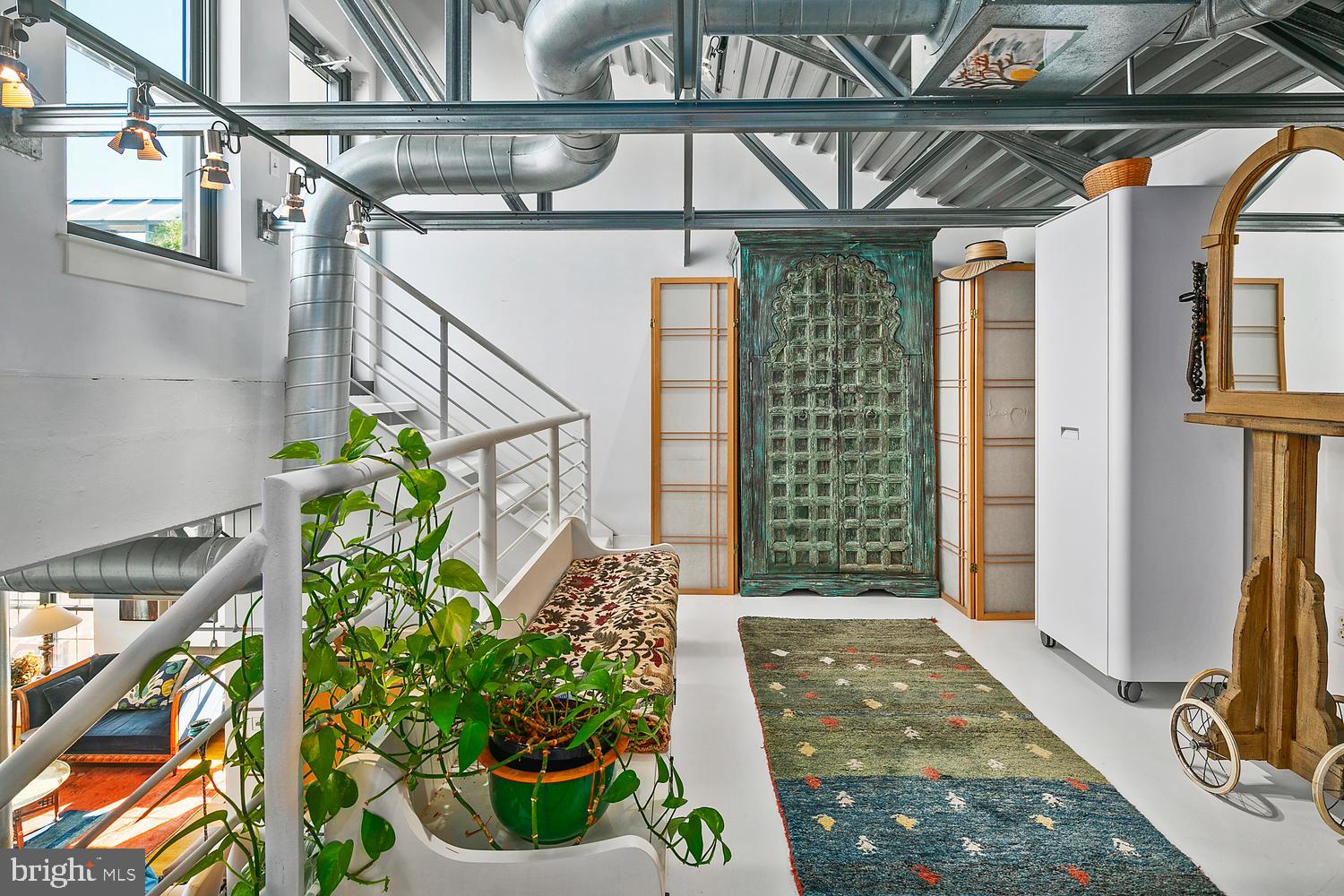 2328 Champlain Street Northwest, Unit 424 Washington, DC 20009 - Photo 20 of 23 2nd Bedroom/Den/Office Loft w/ full bath & closet