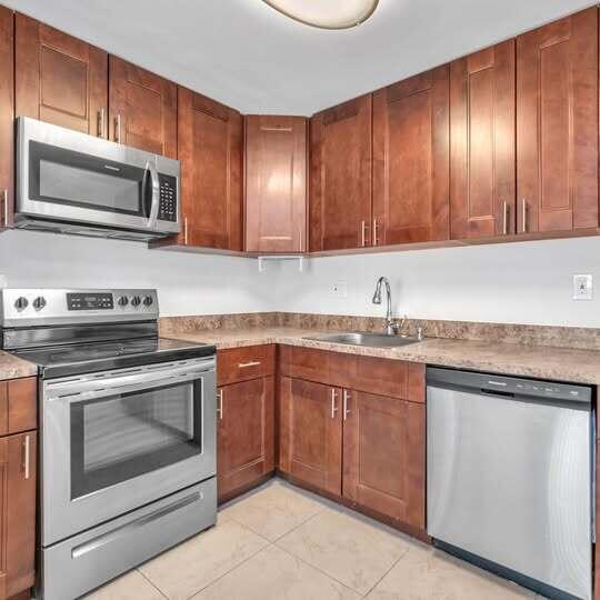 655 Jeffery Street, Unit 7 Boca Raton, FL 33487 - Photo 6 of 12 461030895_841242134872320_57564824522548