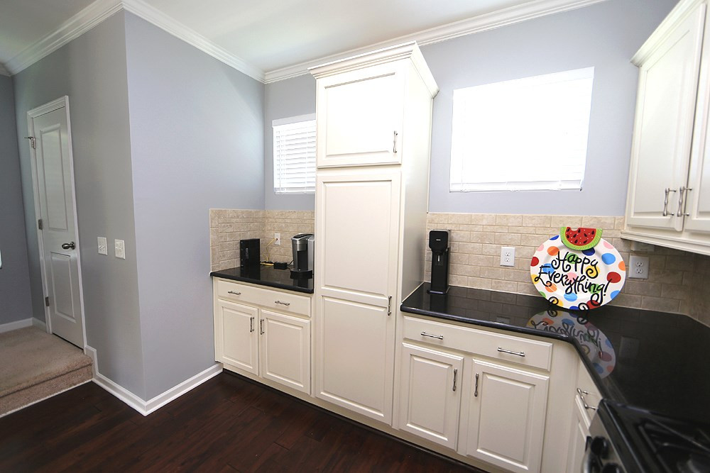 1525 Crafton Way Raleigh, NC 27607 - Photo 8 of 22 Kitchen