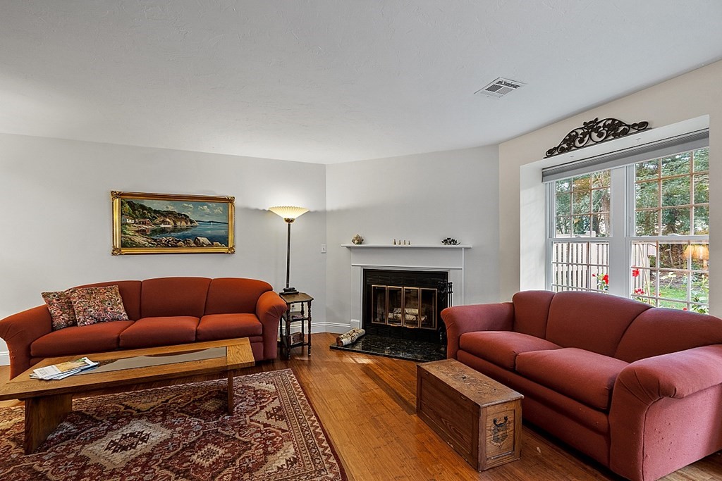 912 Ridgefield Circle, Unit C Clinton, MA 01510 - Photo 4 of 23 Gallery Image 4