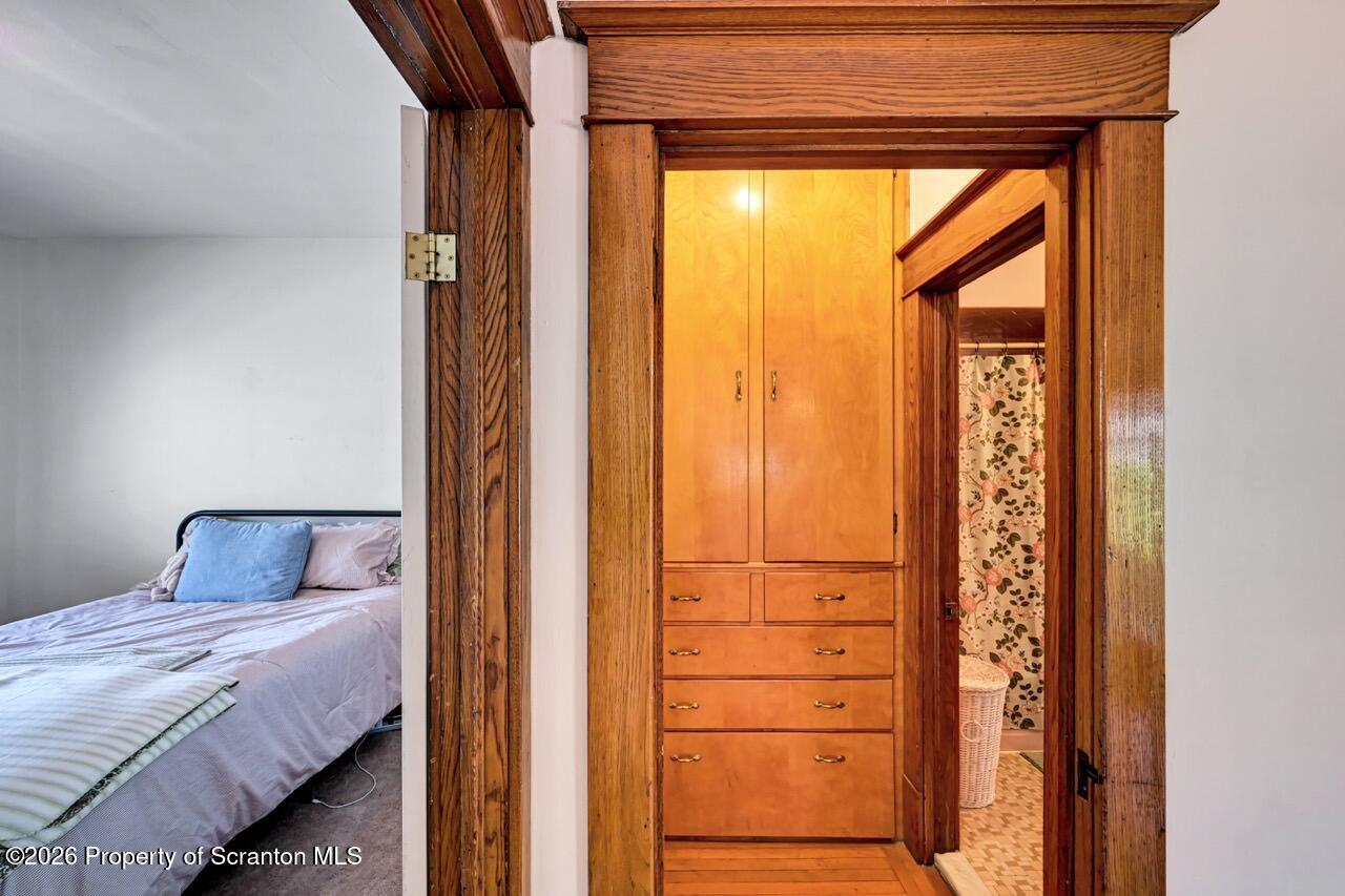 413 Rear Main Street Dickson City, PA 18519 - Photo 19 of 41 1st Floor Bed/Bath/Built-ins