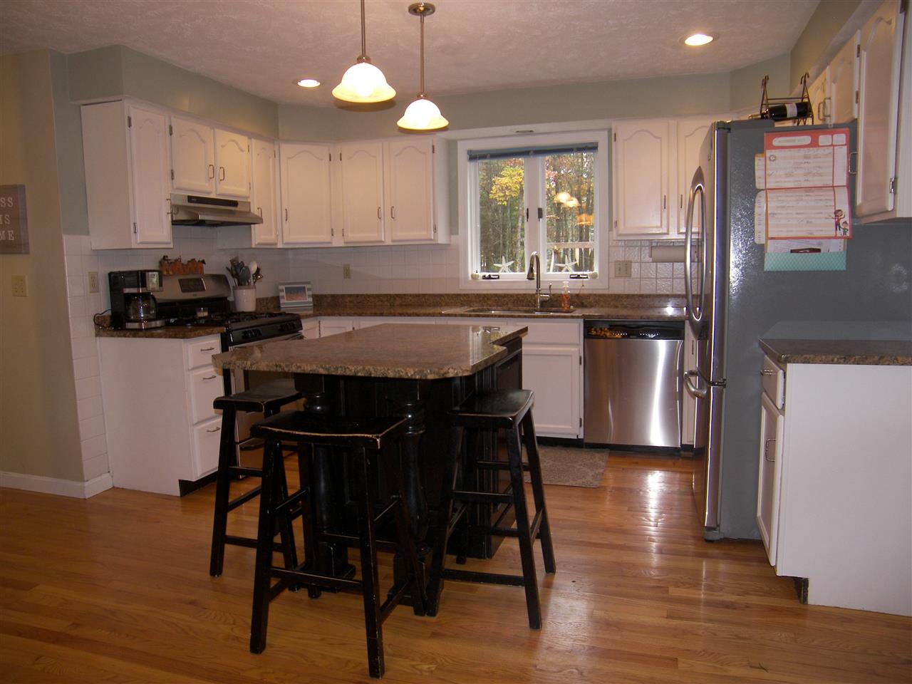 34 North Curtisville Road Concord, NH 03301 - Photo 3 of 36