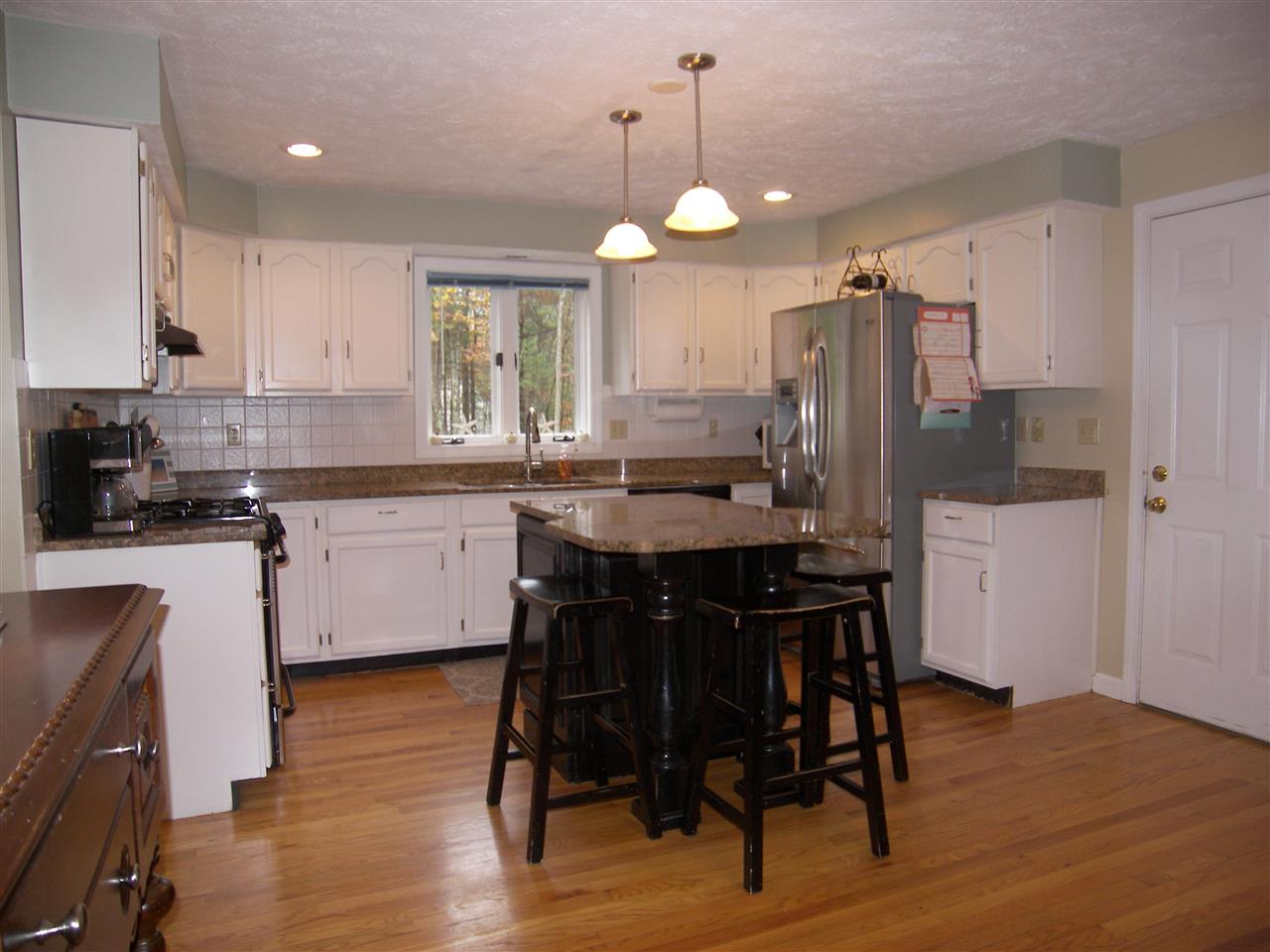 34 North Curtisville Road Concord, NH 03301 - Photo 4 of 36