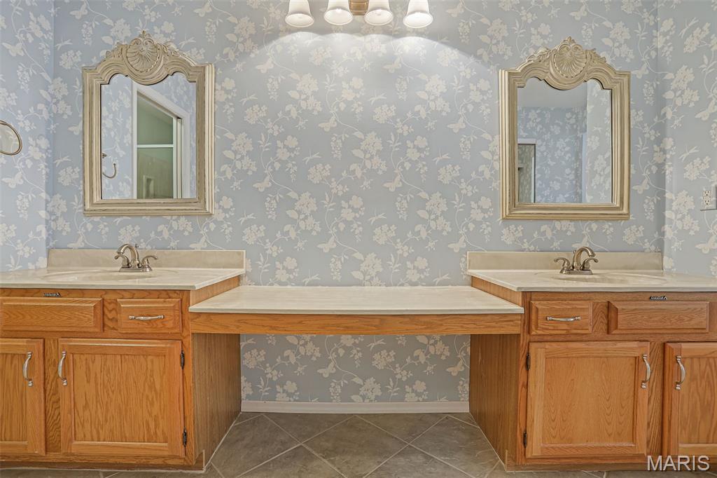 1928 Baxter Ridge Drive Chesterfield, MO 63017 - Photo 13 of 29