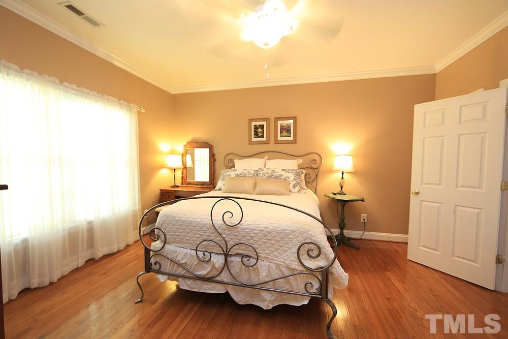1321 Cameron View Court Raleigh, NC 27607 - Photo 14 of 24
