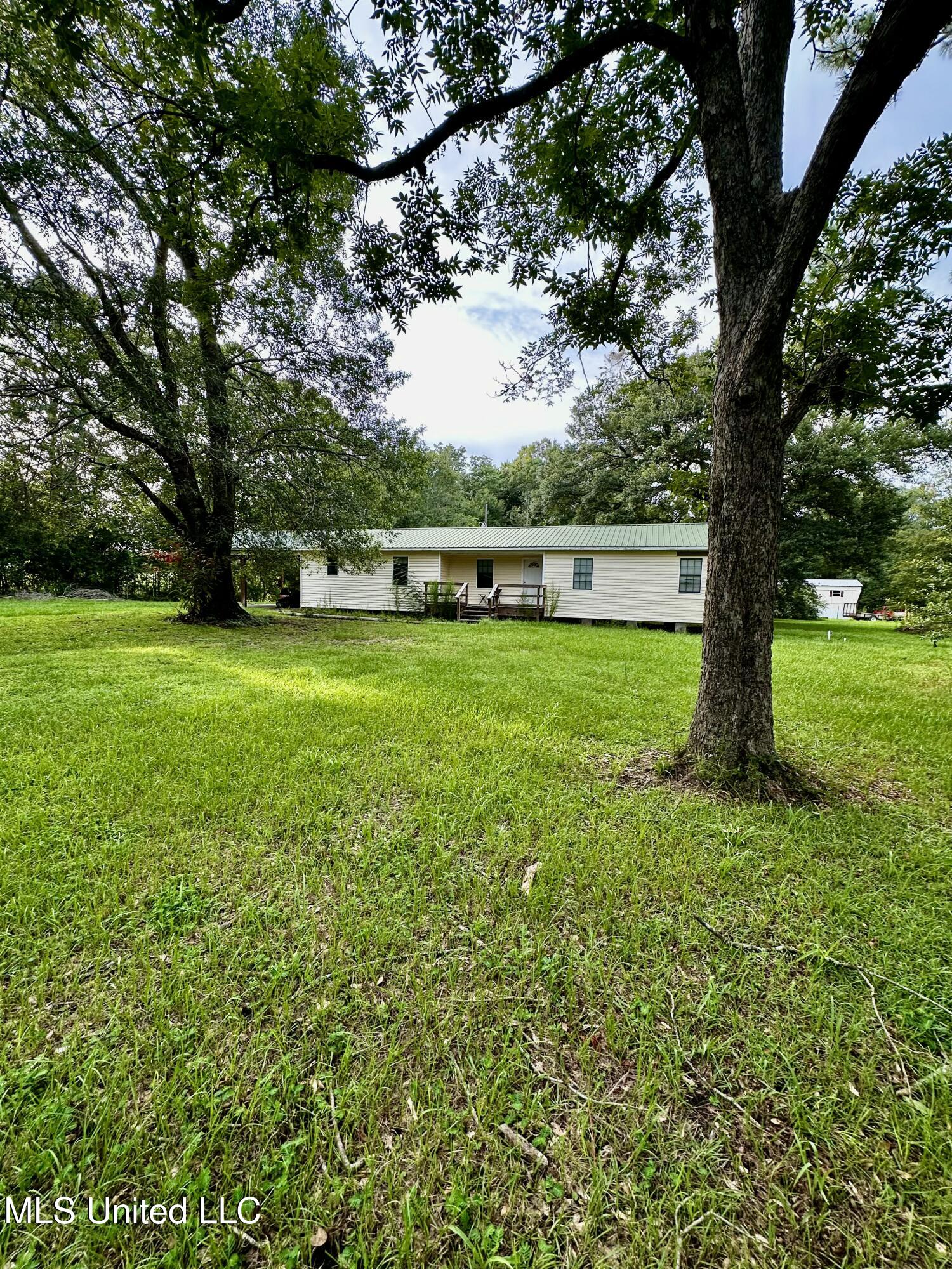 110 Tom Stringfellow Road Lucedale, MS 39452 - Photo 4 of 26 IMG_3164