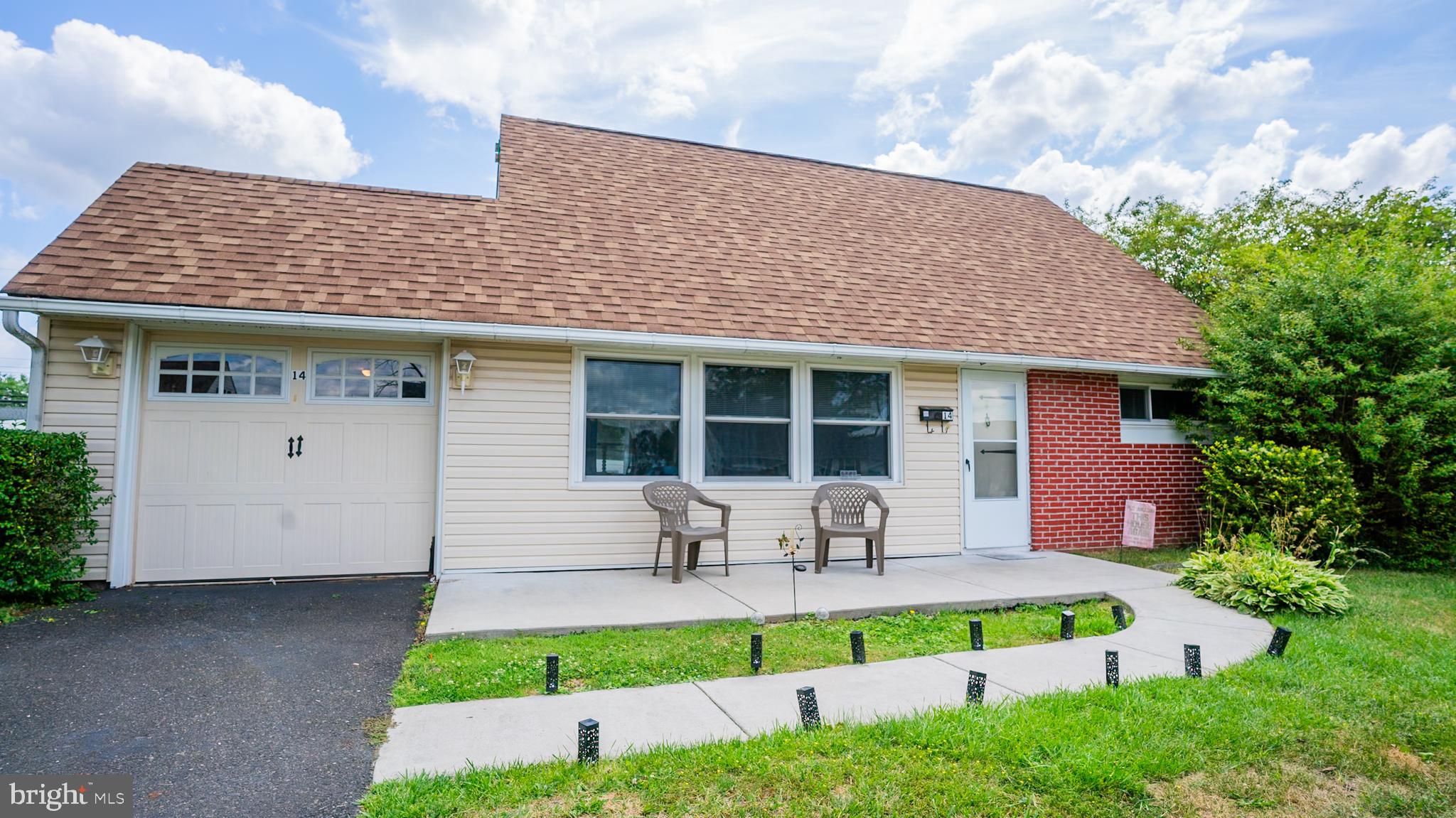 14 Pumpkin Hill Road Levittown, PA 19056 - Photo 2 of 24 Cape Cod Front Exterior