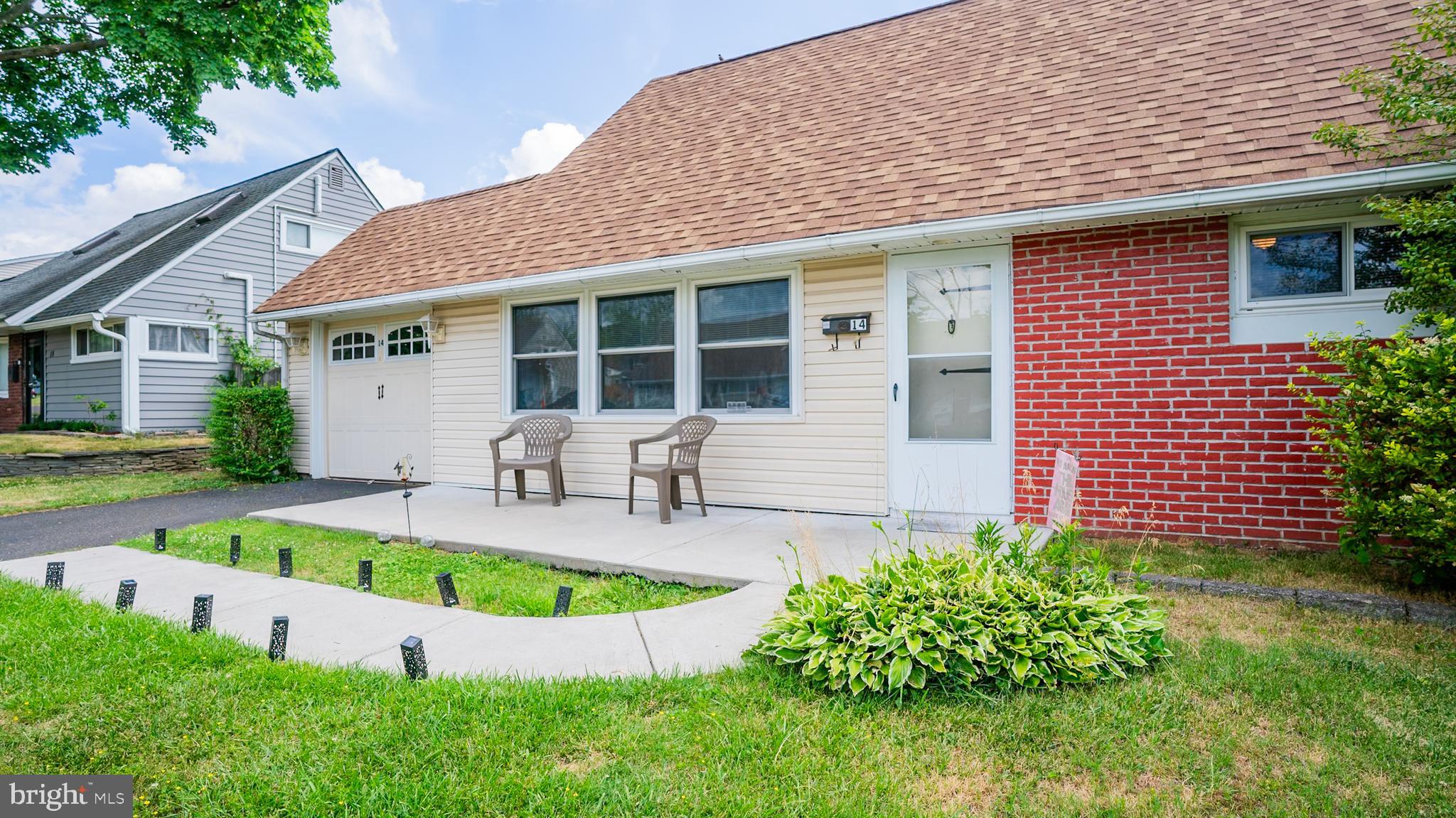 14 Pumpkin Hill Road Levittown, PA 19056 - Photo 4 of 24 Cape Cod Front Exterior