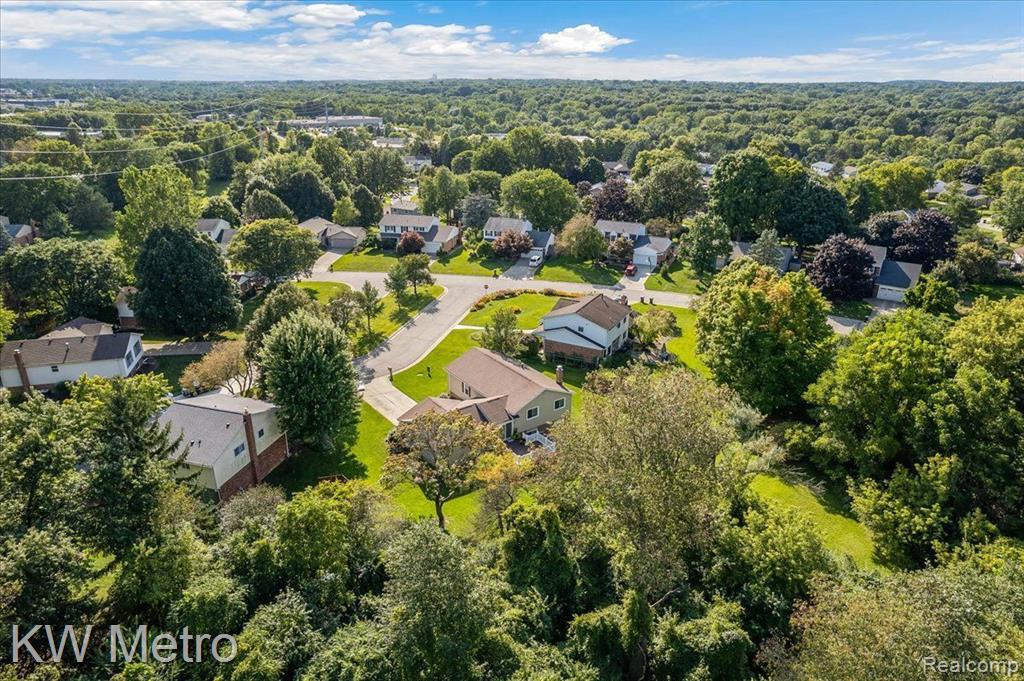 1411 Deerhurst Court Rochester Hills, MI 48307 - Photo 40 of 48