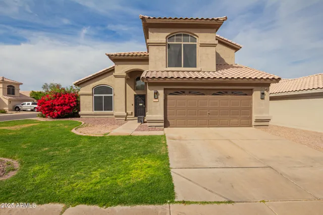 $569,900 | 4604 East Summerhaven Drive, Phoenix, AZ 85044