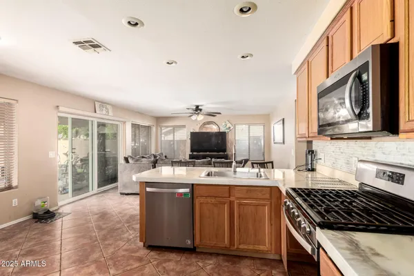 $563,900 | 4604 East Summerhaven Drive, Phoenix, AZ 85044