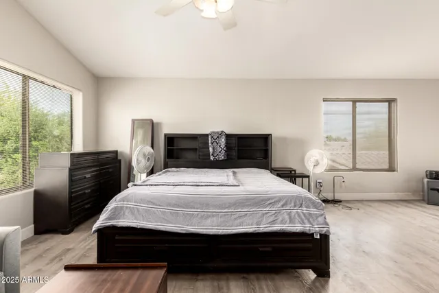 $569,900 | 4604 East Summerhaven Drive, Phoenix, AZ 85044