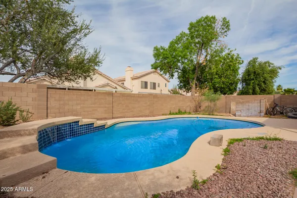 $563,900 | 4604 East Summerhaven Drive, Phoenix, AZ 85044
