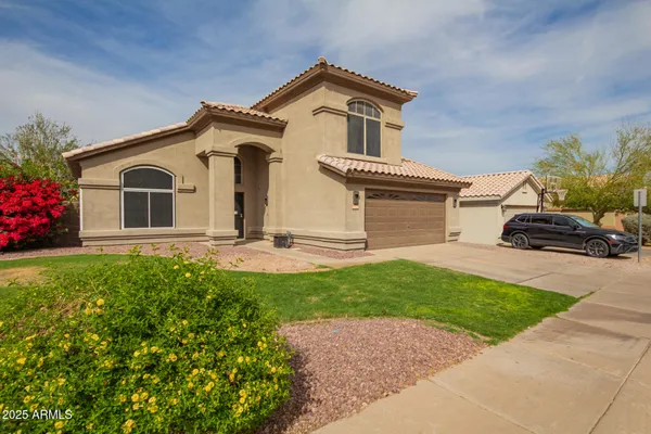 $563,900 | 4604 East Summerhaven Drive, Phoenix, AZ 85044