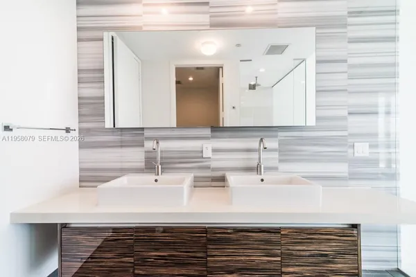 $9,850 | 1100 Biscayne Boulevard, Unit 5401, Miami, FL 33132