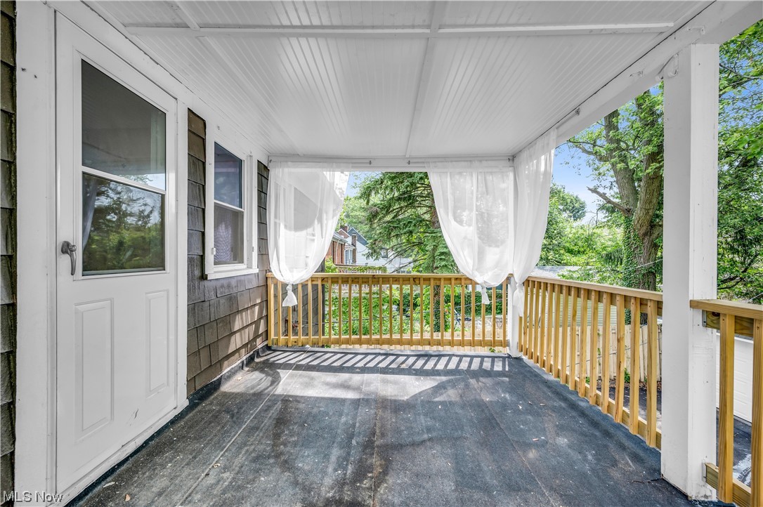 3394 Hartwood Road Cleveland, OH 44112 - Photo 31 of 32