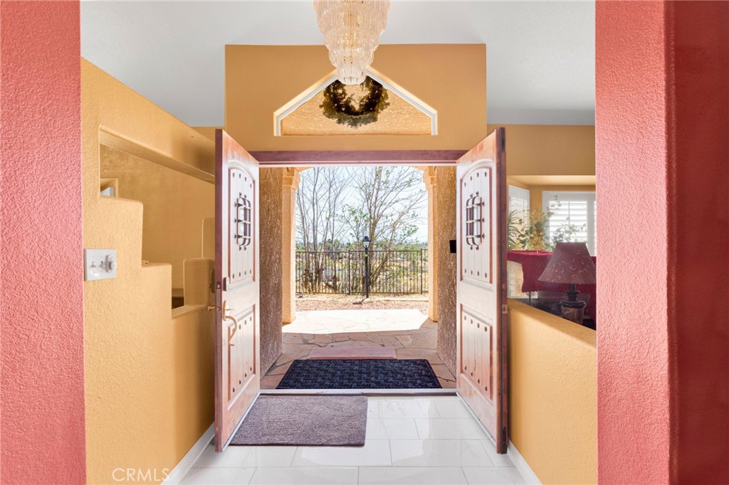 20430 Rancherias Road Apple Valley, CA 92307 - Photo 5 of 72 Entryway