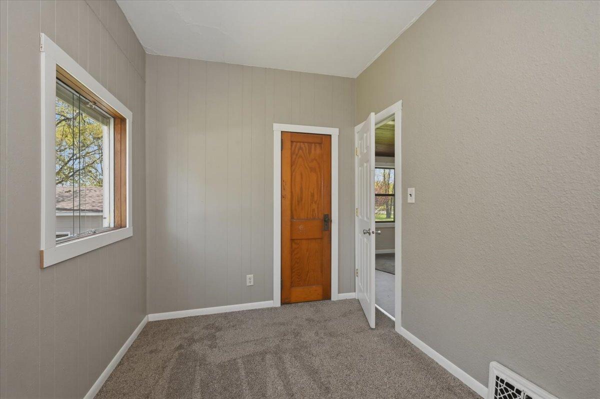 5319 East 3rd Street Superior, WI 54880 - Photo 13 of 33