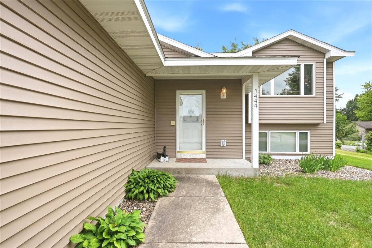 1444 Lokhorst Street Baldwin, WI 54002 - Photo 2 of 25