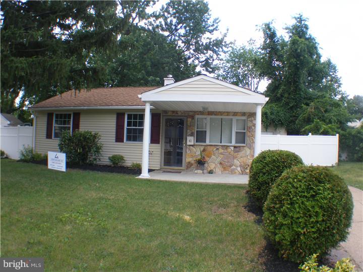 43 Chelwynne Road New Castle, DE 19720 - Photo 1 of 16 Exterior Front
