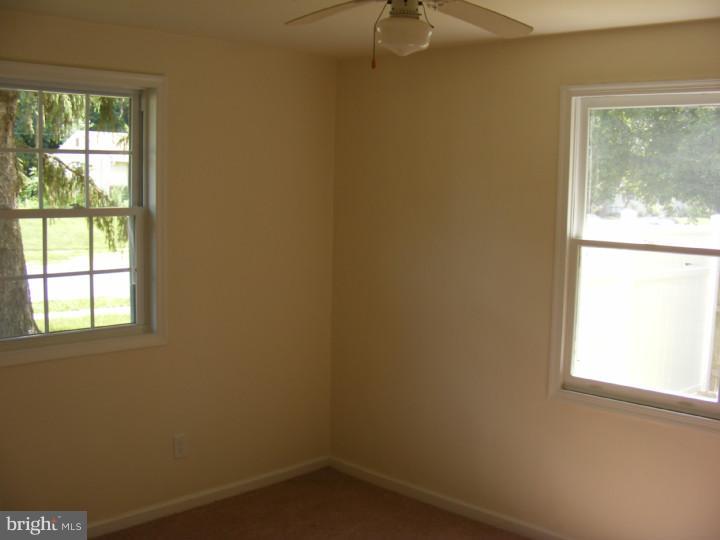 43 Chelwynne Road New Castle, DE 19720 - Photo 11 of 16 Bedroom 3