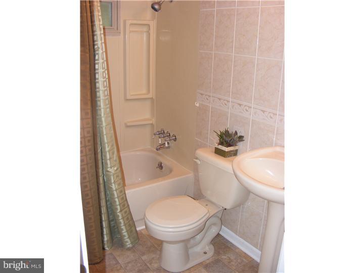 43 Chelwynne Road New Castle, DE 19720 - Photo 12 of 16 Bathroom