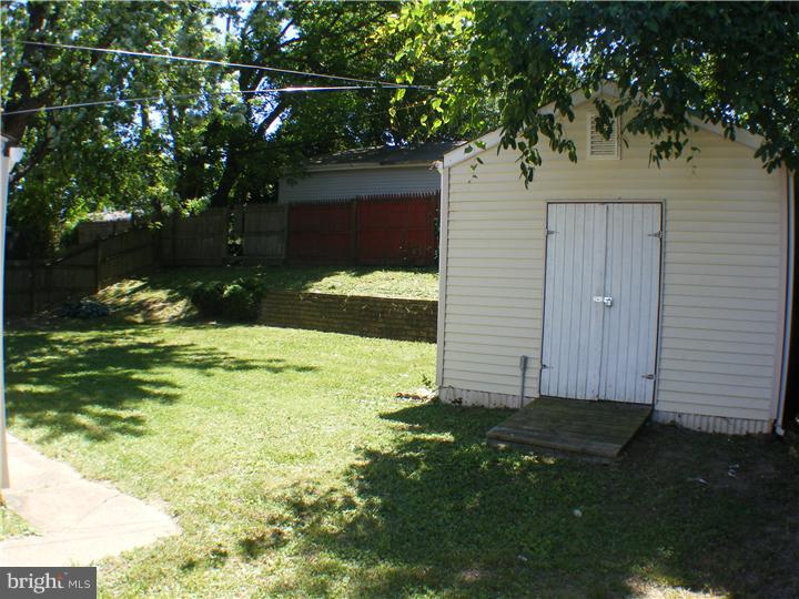 43 Chelwynne Road New Castle, DE 19720 - Photo 14 of 16 Storage Shed
