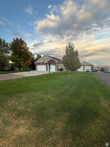 3145 South 500 West Vernal, UT 84078 - Photo 7 of 64 Single story home with a front yard and a detached garage