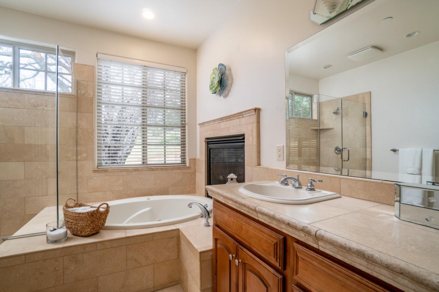 19700 Moonglow Road Salinas, CA 93907 - Photo 9 of 20 Gallery Image 9