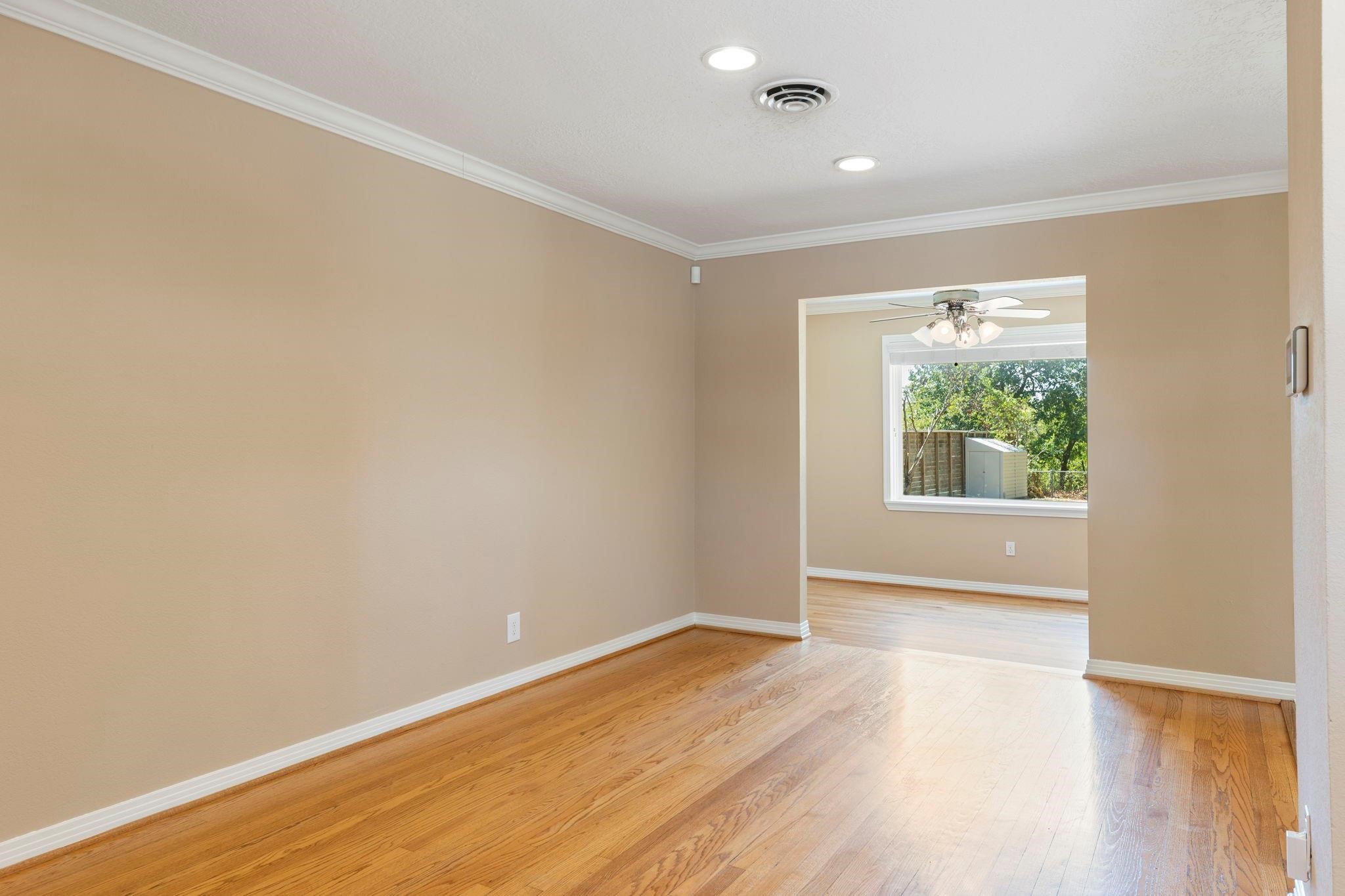 1802 Turnpike Road Houston, TX 77008 - Photo 9 of 47