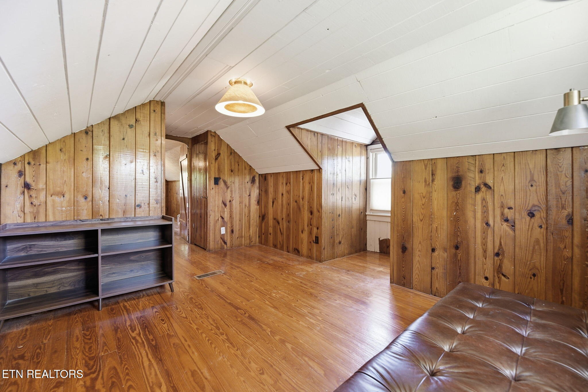 5220 Haynes-Sterchi Road Knoxville, TN 37912 - Photo 35 of 54 3rd Bedroom features Alcove