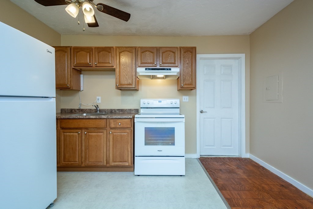 10 Harvard Road Ayer, MA 01432 - Photo 8 of 25