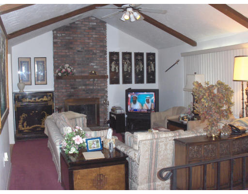 20 Leonard Road Framingham, MA 01701 - Photo 2 of 8 Gallery Image 2