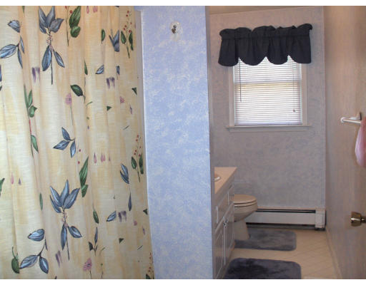 20 Leonard Road Framingham, MA 01701 - Photo 7 of 8 Gallery Image 7
