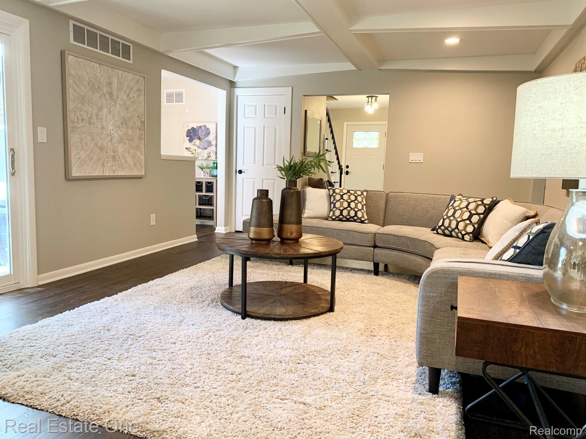 35712 Congress Road Farmington, MI 48335 - Photo 3 of 20 Family Room