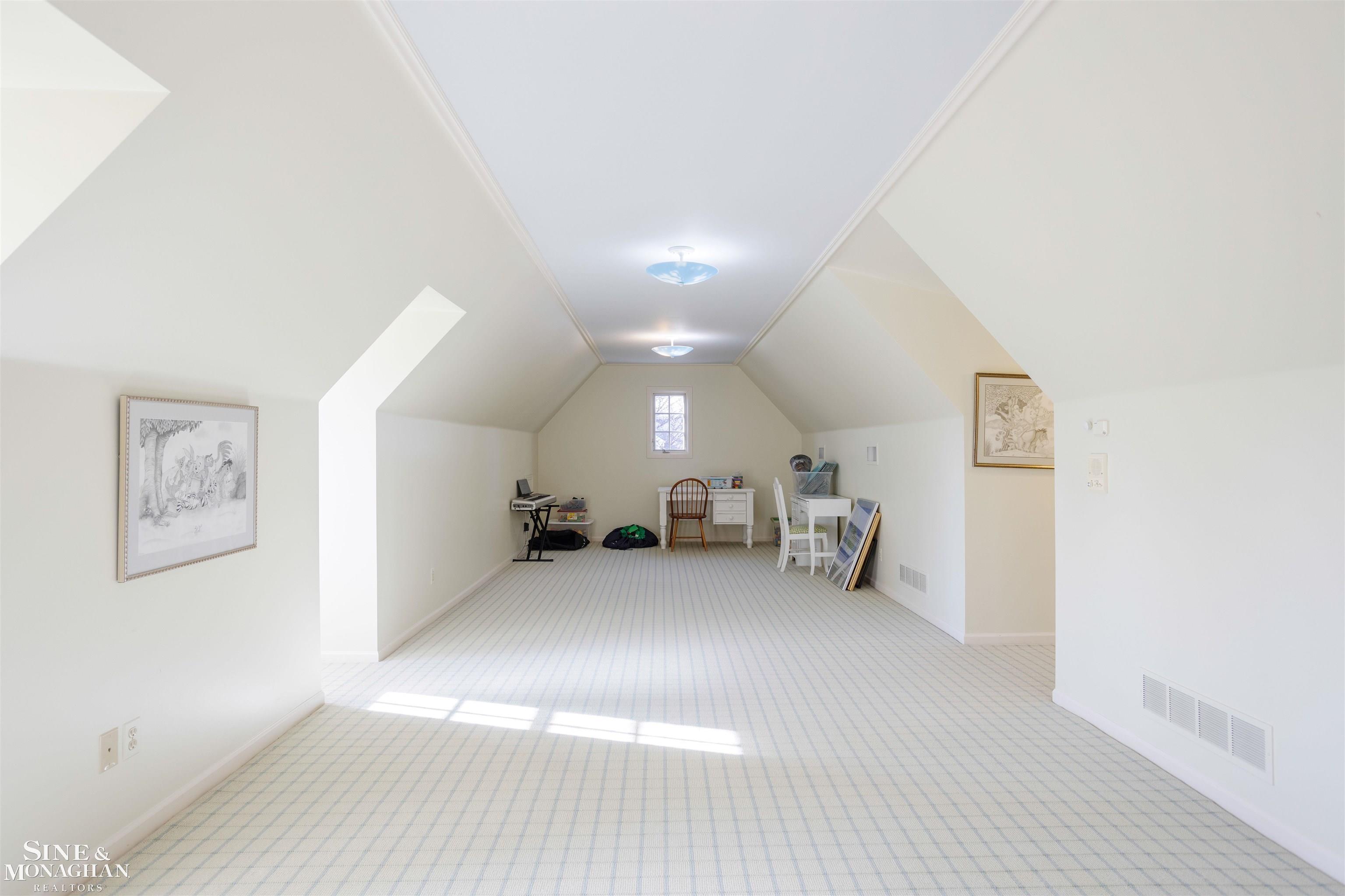 344 Washington Road Grosse Pointe, MI 48230 - Photo 51 of 74 50172790-1292a3b9-2b3c-45c6-a221-3133df479593.JPG