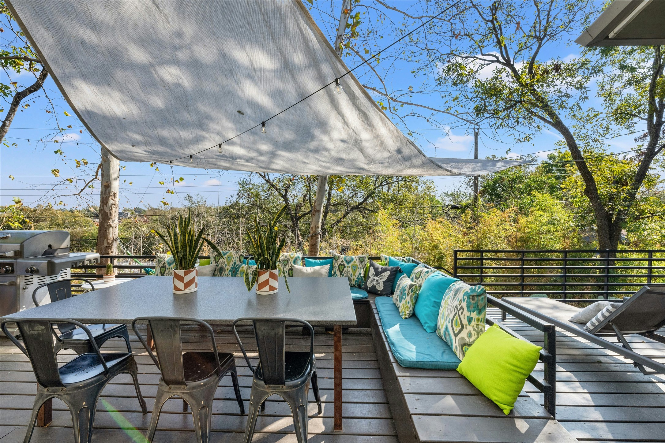 2409 East Side Drive Austin, TX 78704 - Photo 35 of 40 an outdoor space with seating